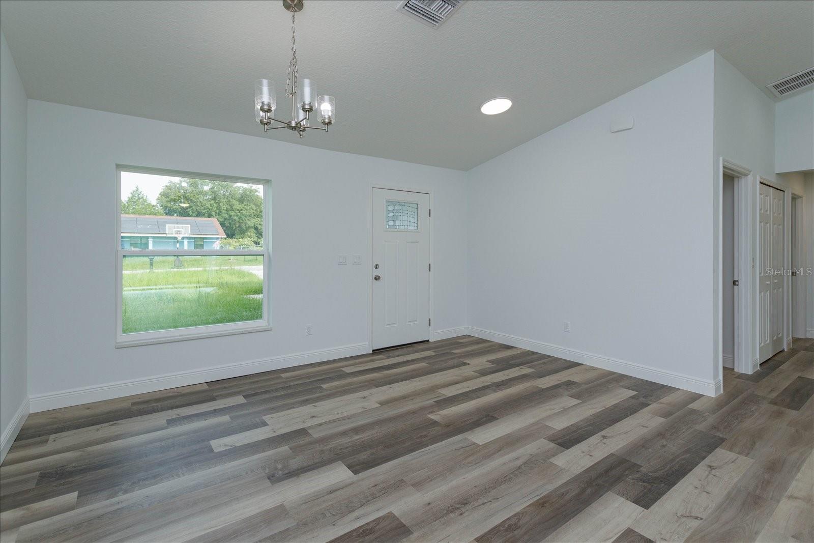 31 Pine Run Ter Property Photo 2