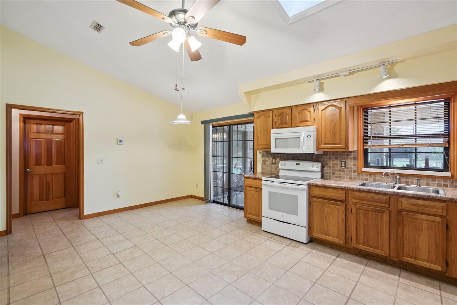 1302 Lydia Dr Property Photo 15