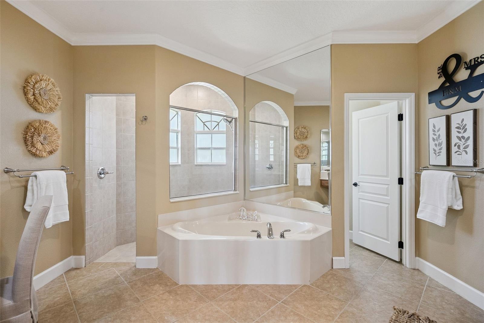 3149 Curving Oaks Way Property Photo 10