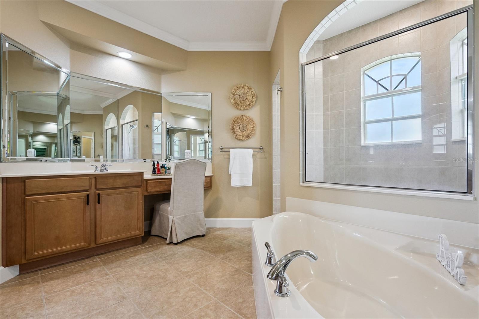 3149 Curving Oaks Way Property Photo 11
