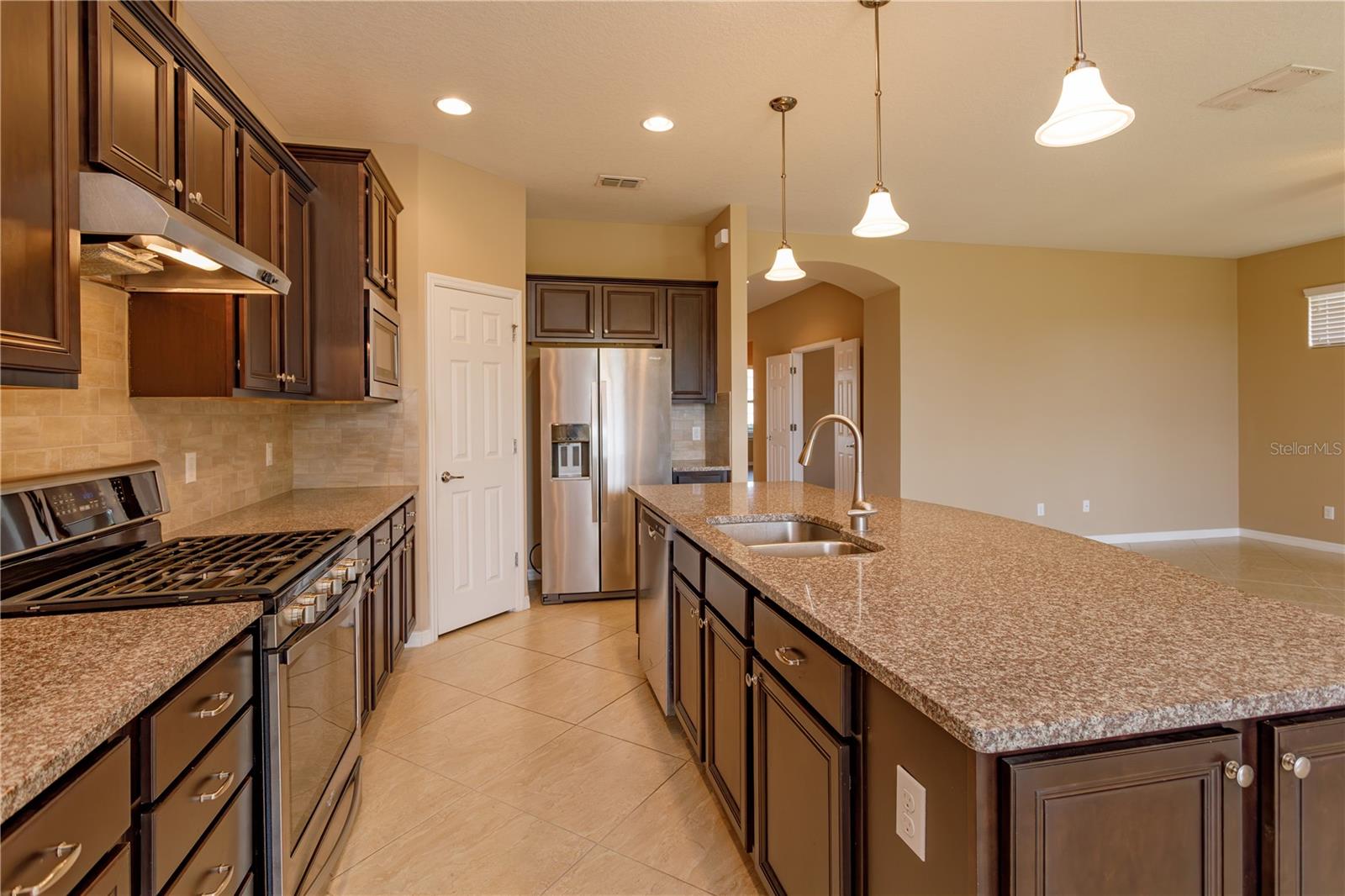 672 Cordoba Dr Property Photo 4