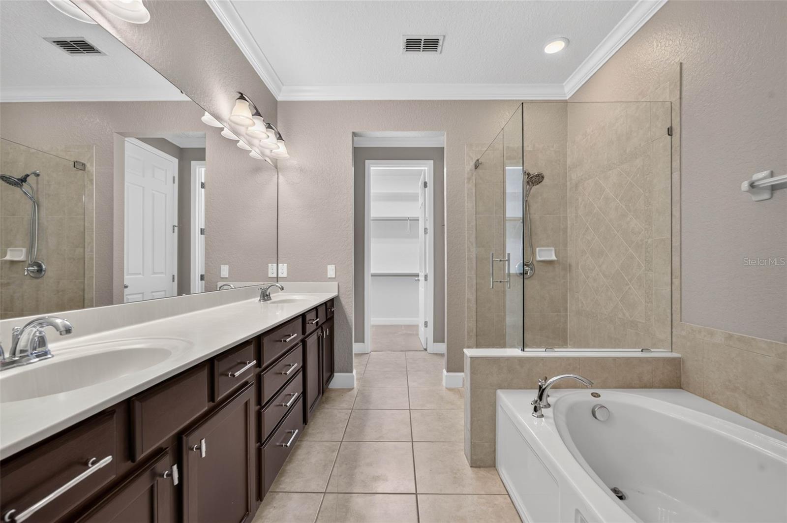 8880 Della Scala Cir Property Photo 17