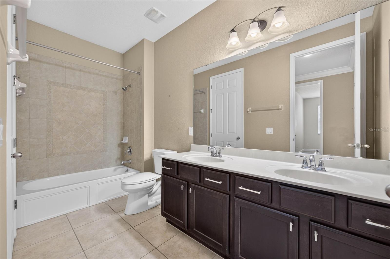 8880 Della Scala Cir Property Photo 24