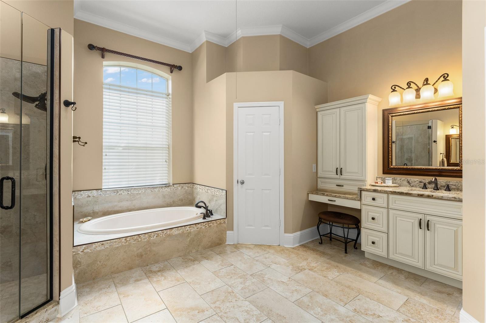 5119 Keeneland Cir Property Photo 32