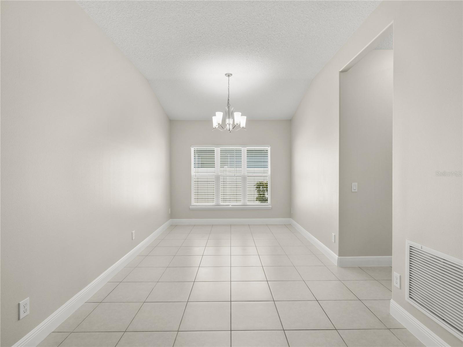4212 Ruthann Cir Property Photo 7