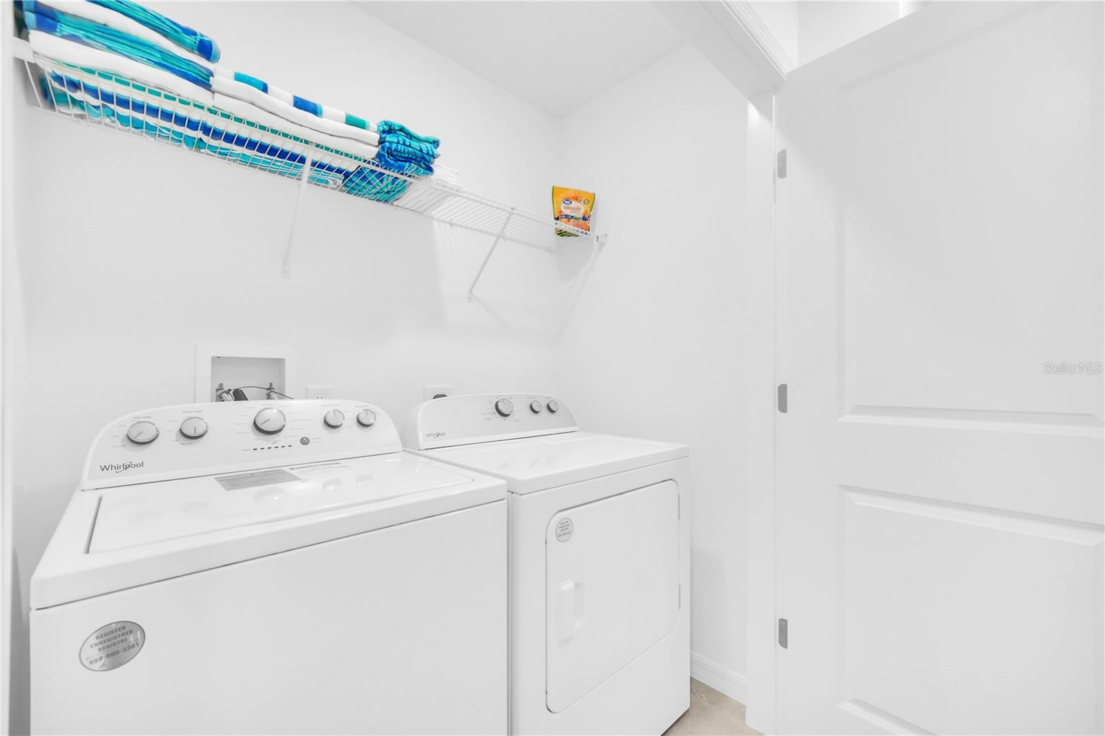 657 Longboat Dr Property Photo 4