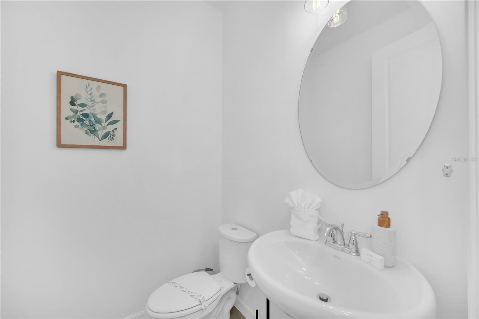 657 Longboat Dr Property Photo 9