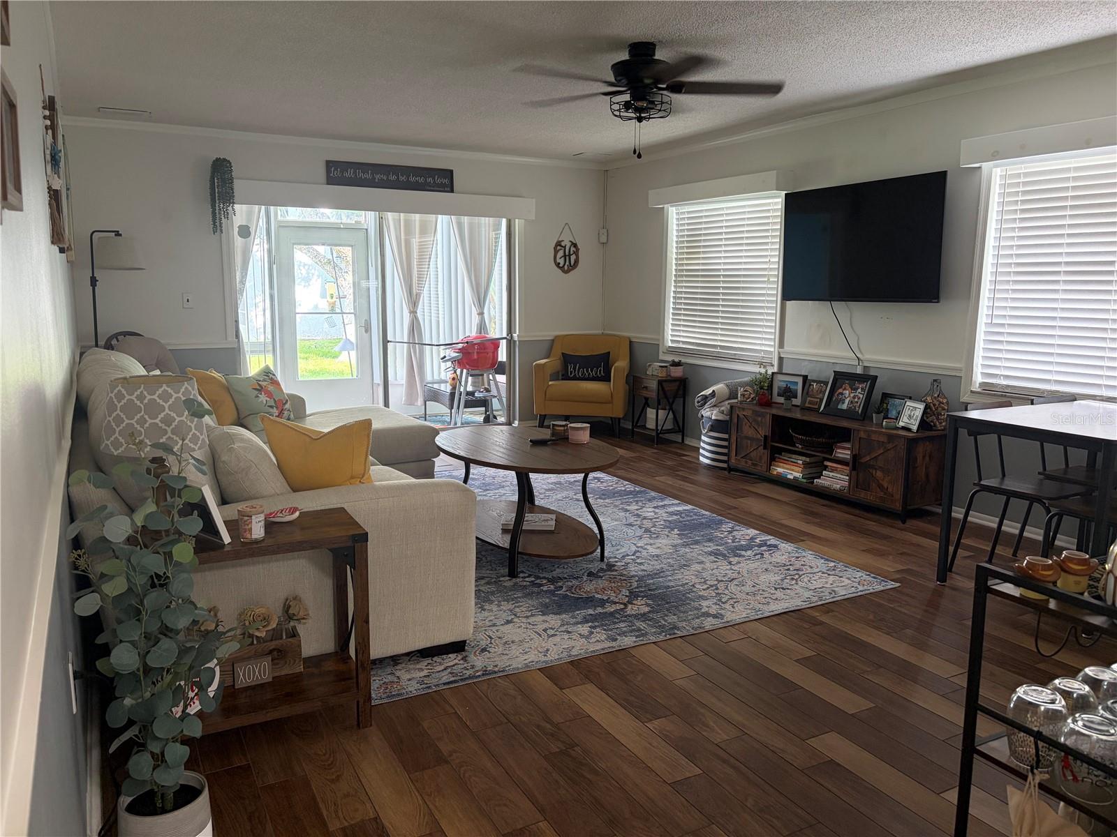 6002 Amberly Ave #f Property Photo 4