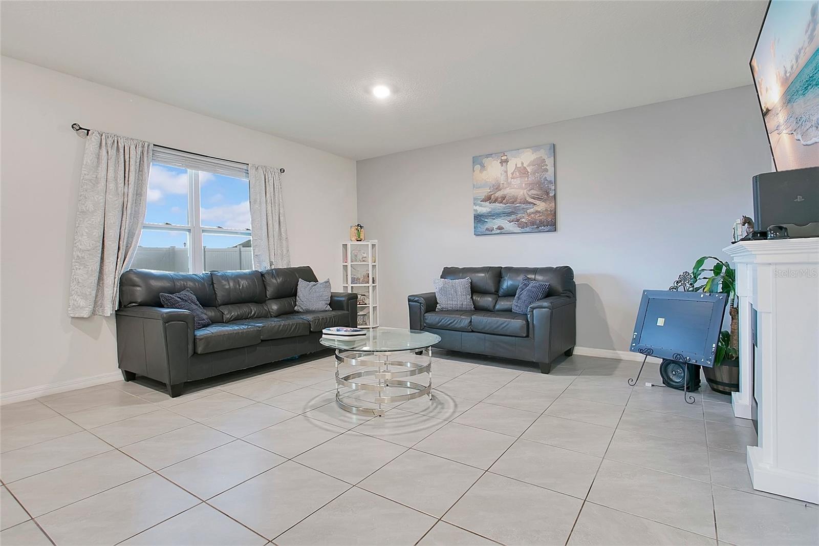 3676 Scarlet Oak Dr Property Photo 5