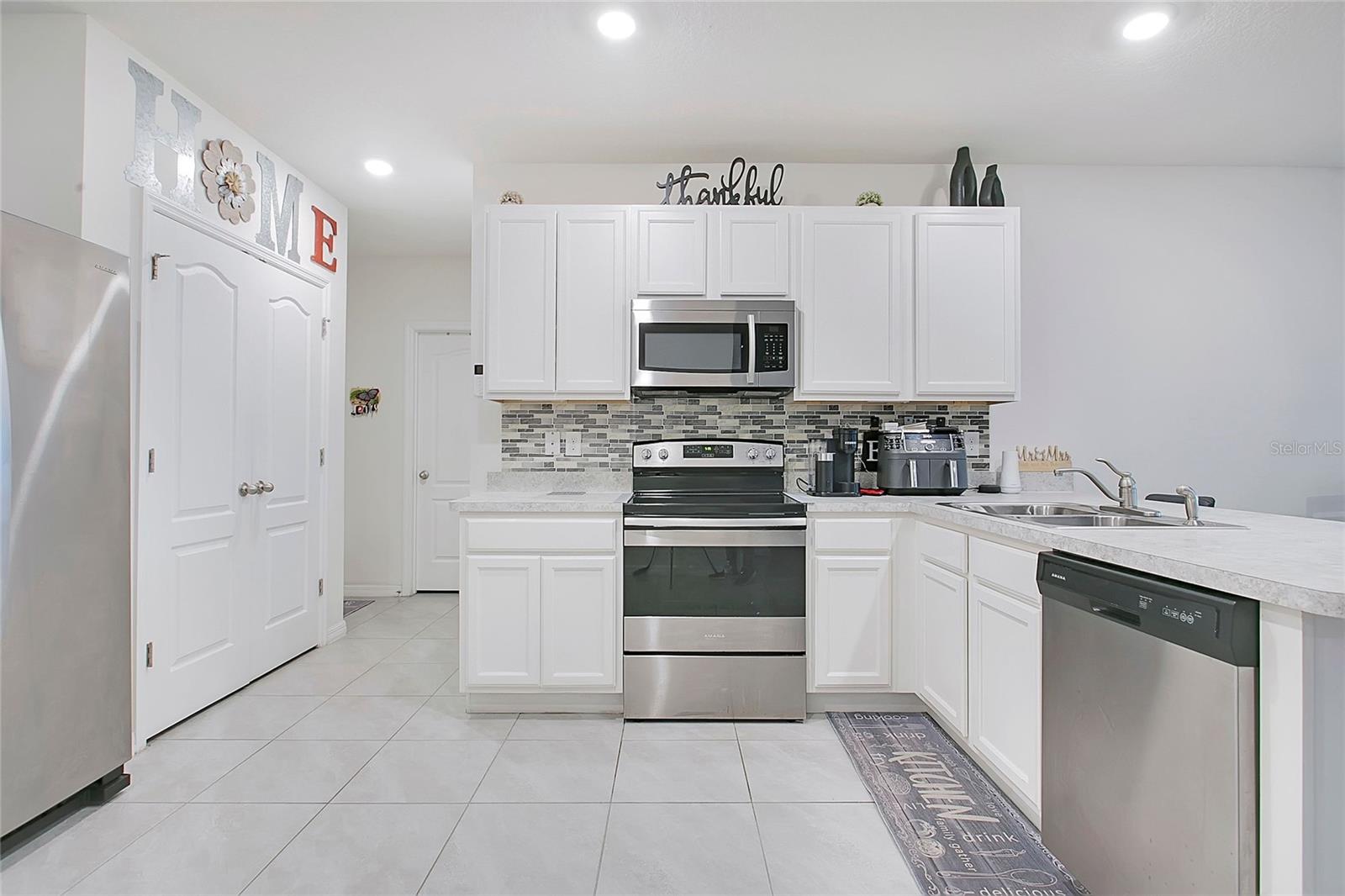 3676 Scarlet Oak Dr Property Photo 8