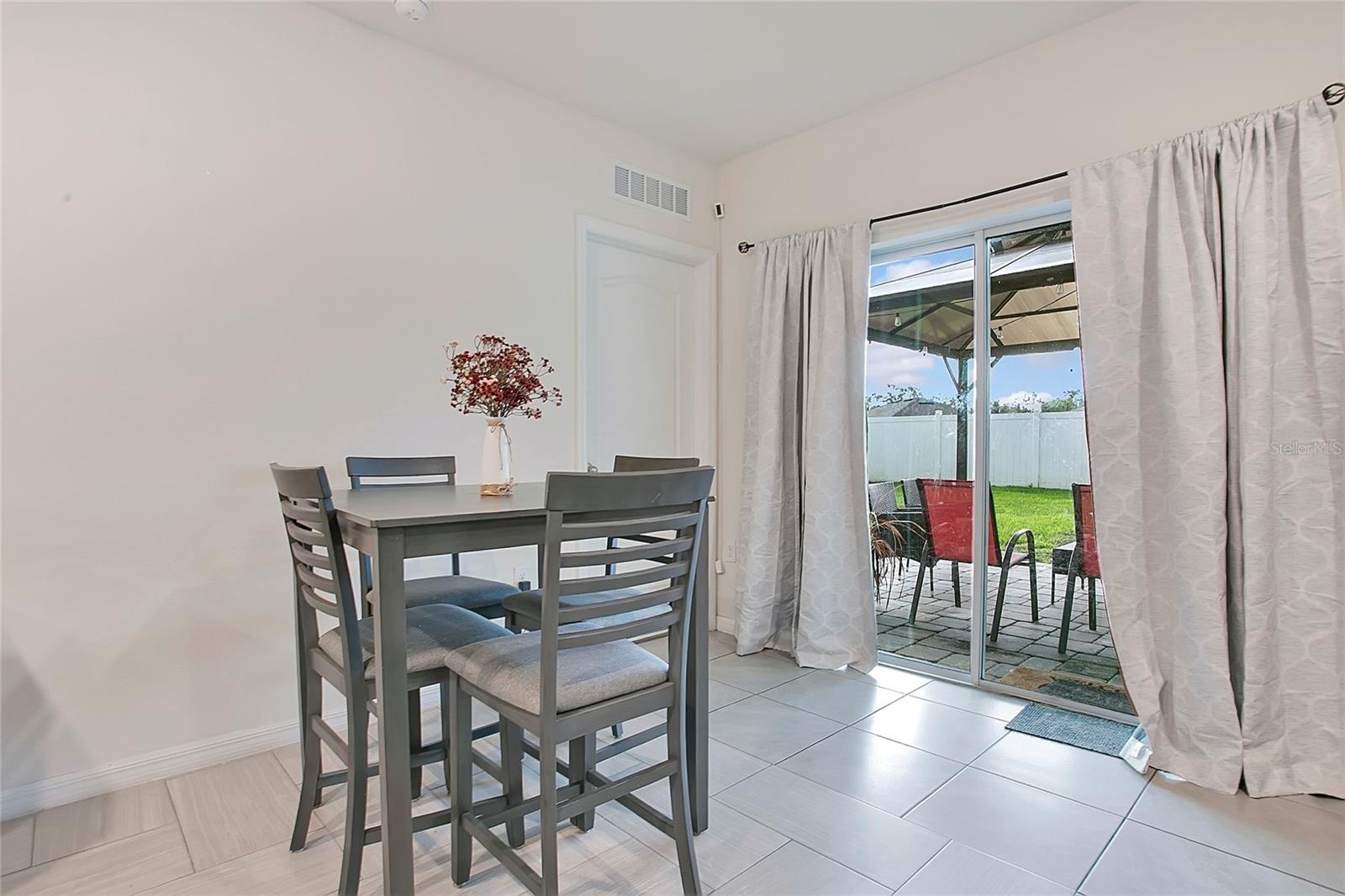 3676 Scarlet Oak Dr Property Photo 11