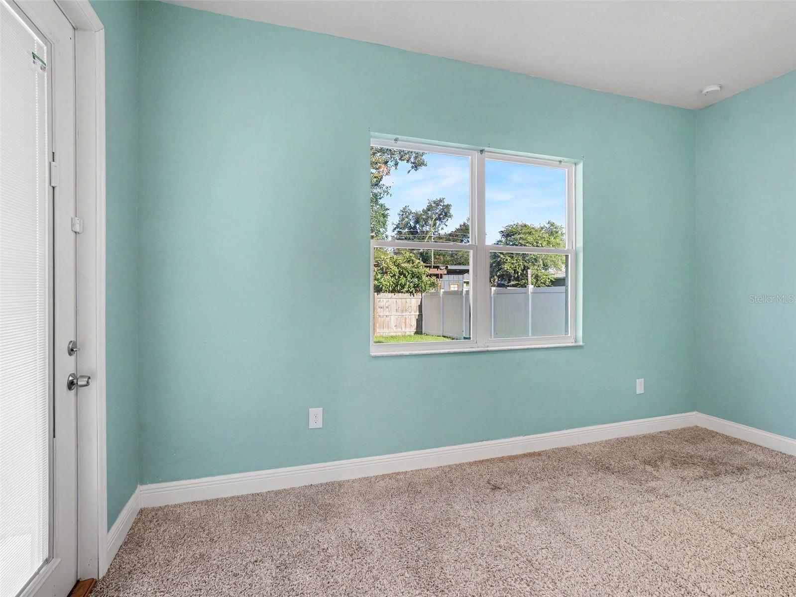 227 Burbank Ave Property Photo 17