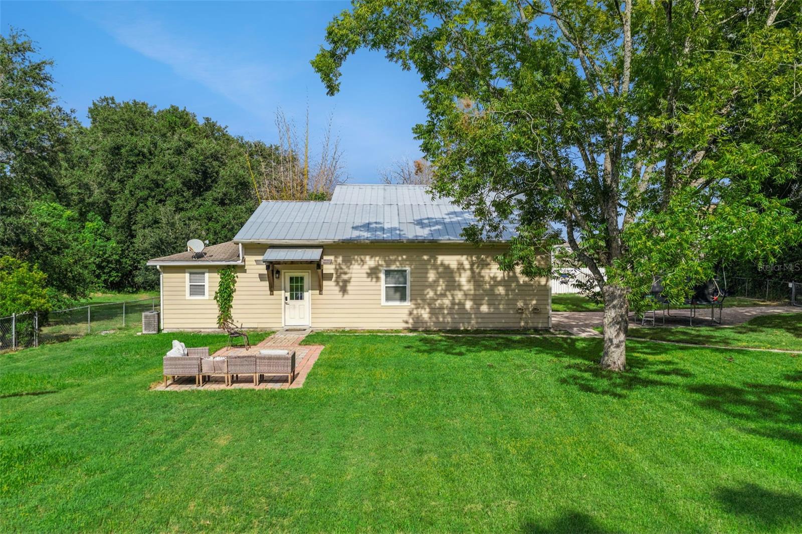 10605 Moore Rd Property Photo 6