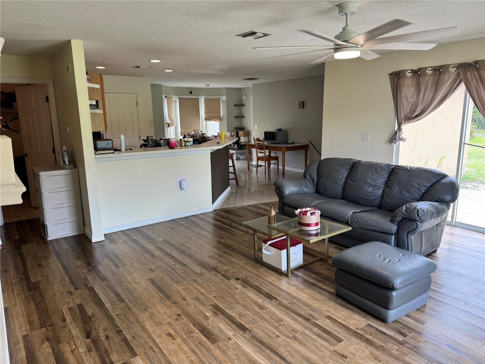 609 Kissimmee Ln Property Photo 5