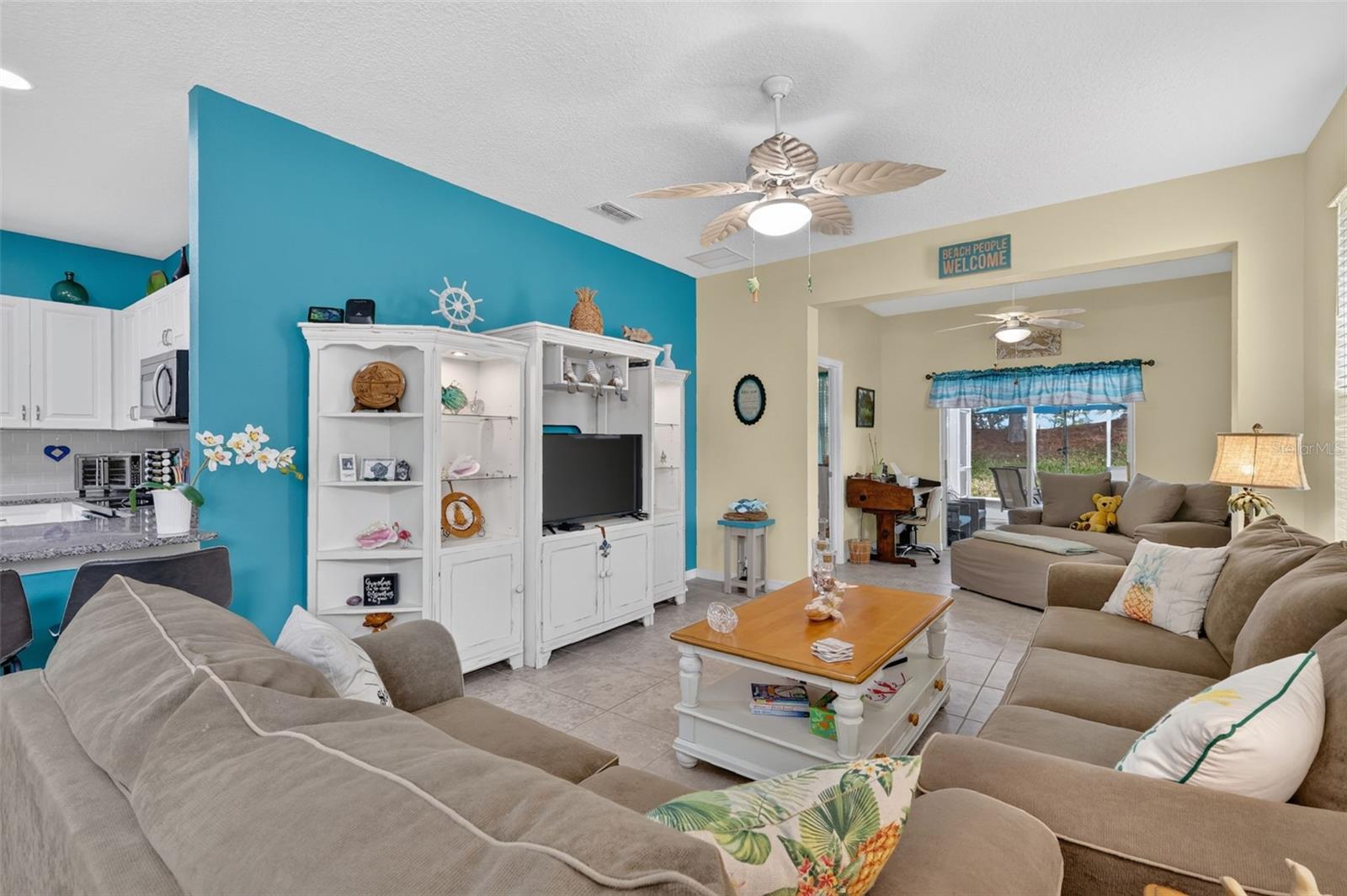 26951 White Plains Way Property Photo 10