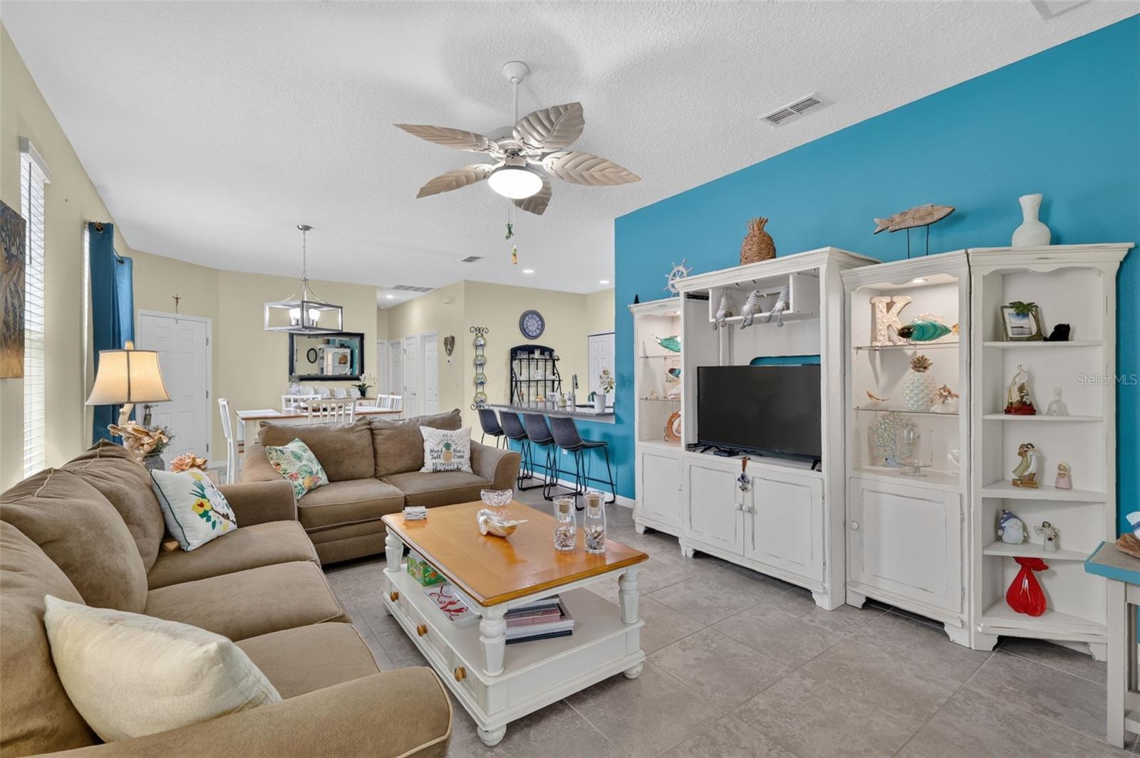 26951 White Plains Way Property Photo 11