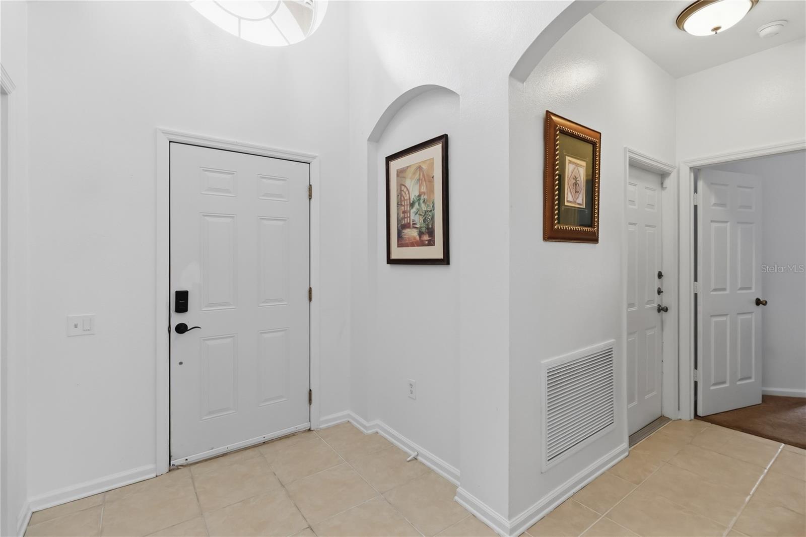 O6435224 Property Photo 4