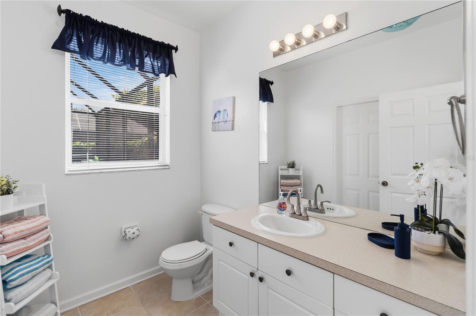 O6435224 Property Photo 12