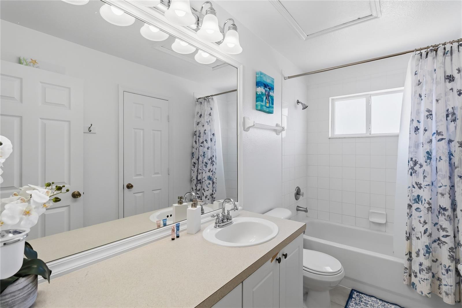 O6435224 Property Photo 20