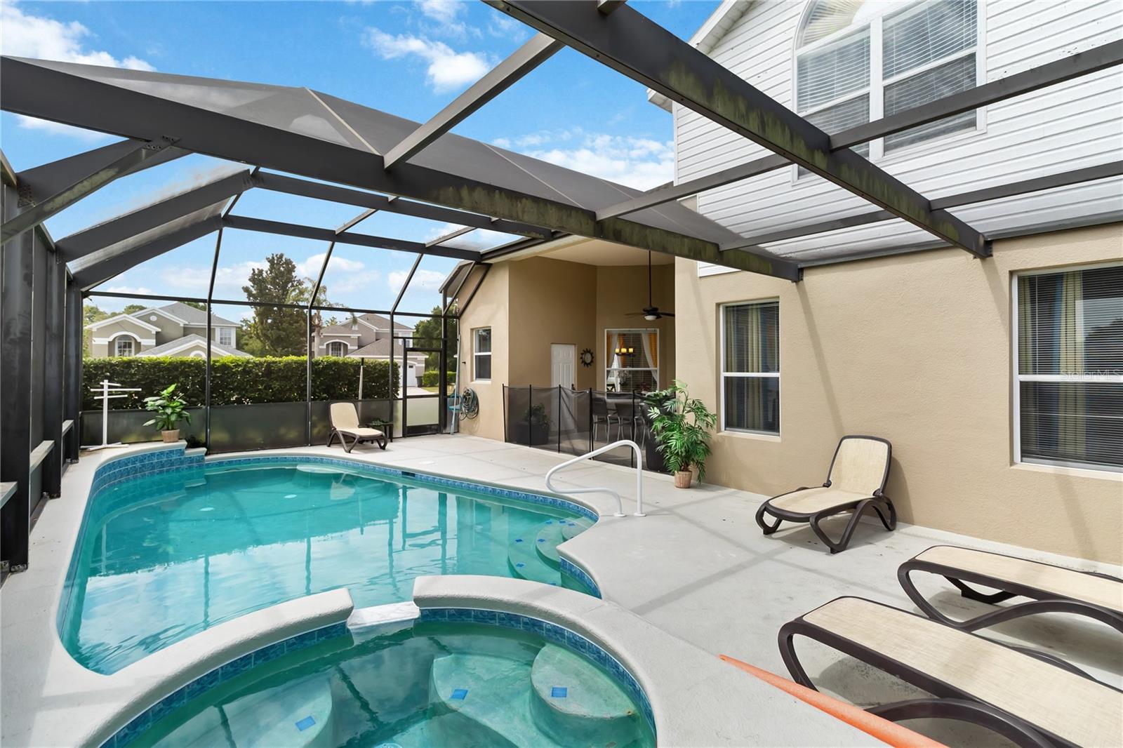 O6435224 Property Photo 30