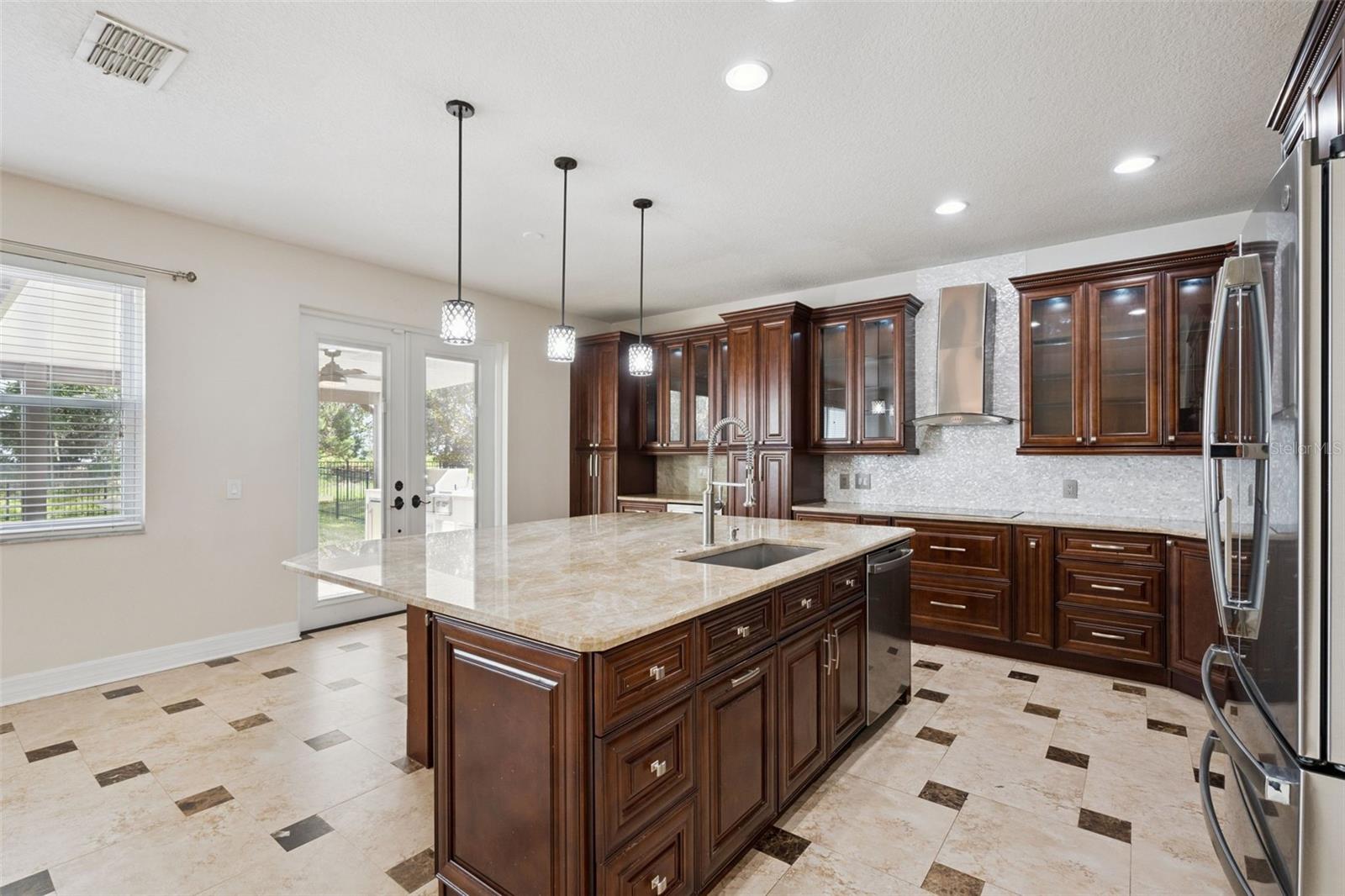 10107 Malpas Pt Property Photo 2