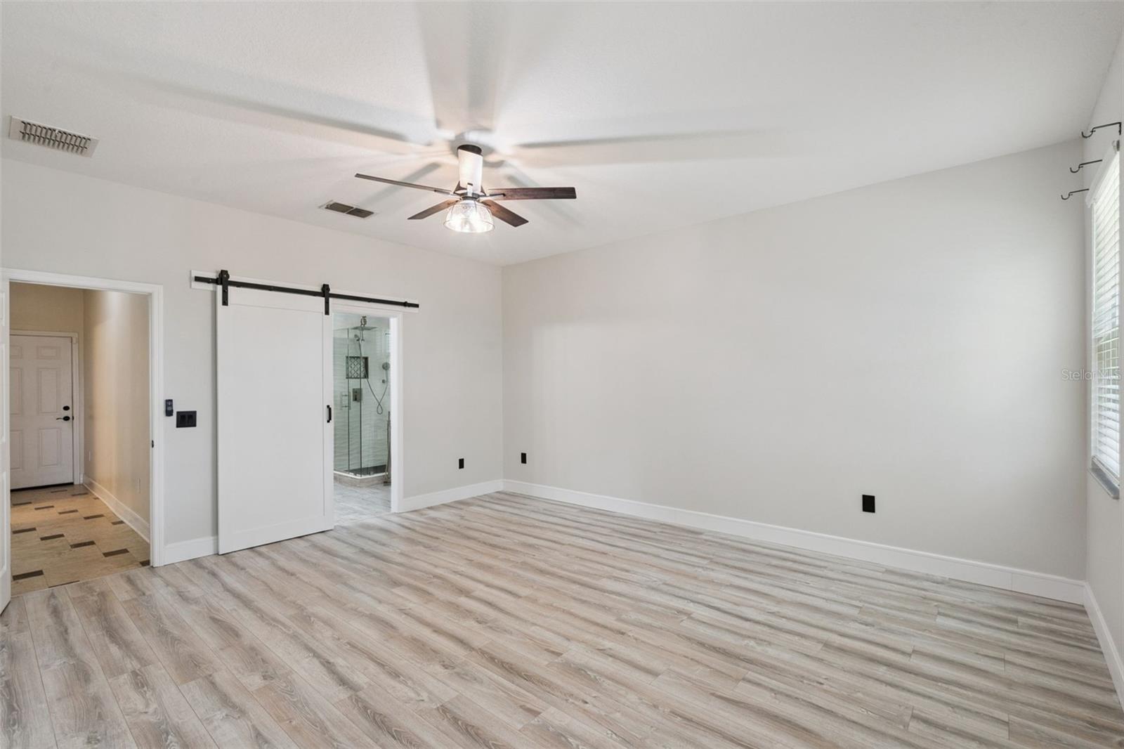 10107 Malpas Pt Property Photo 13