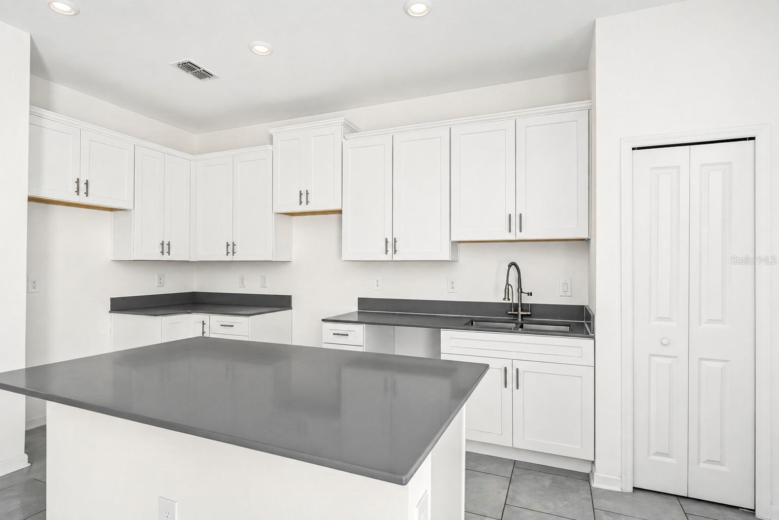 7424 Stone Creek Trl Property Photo 12