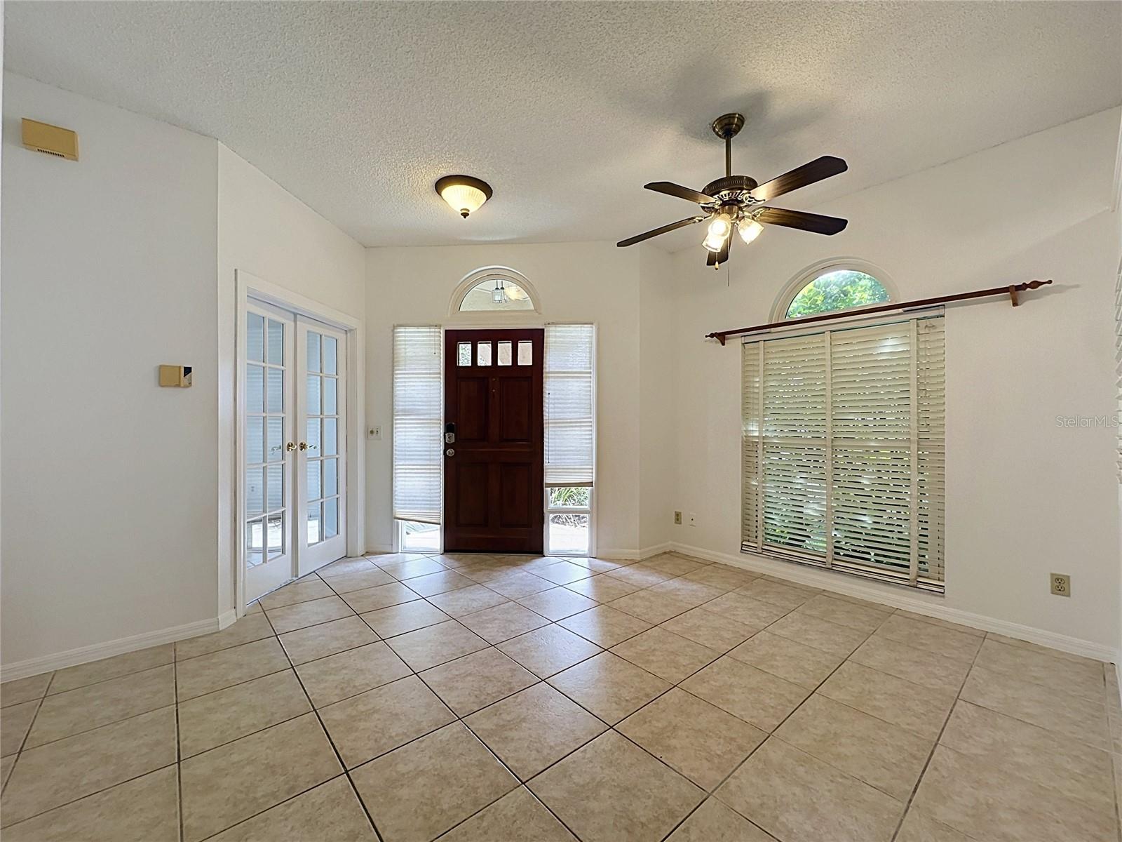 1047 Kelly Creek Cir Property Photo 4