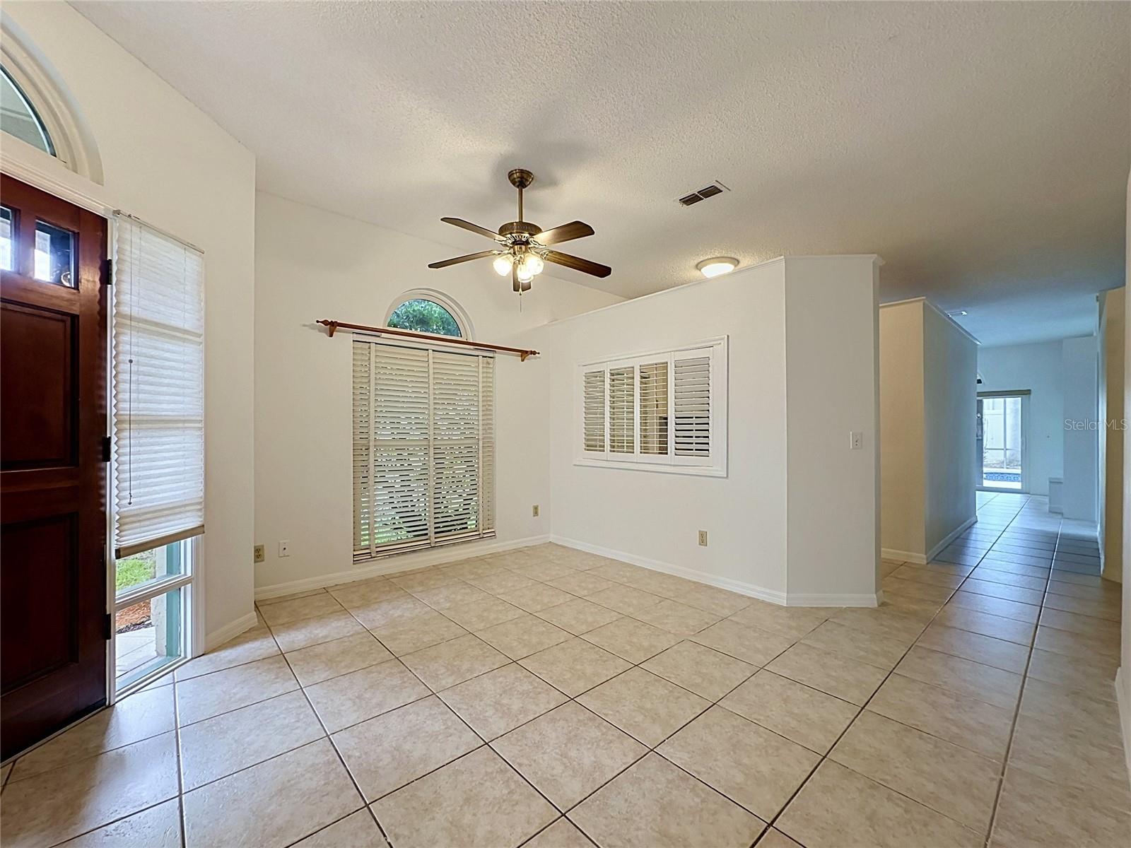 1047 Kelly Creek Cir Property Photo 5