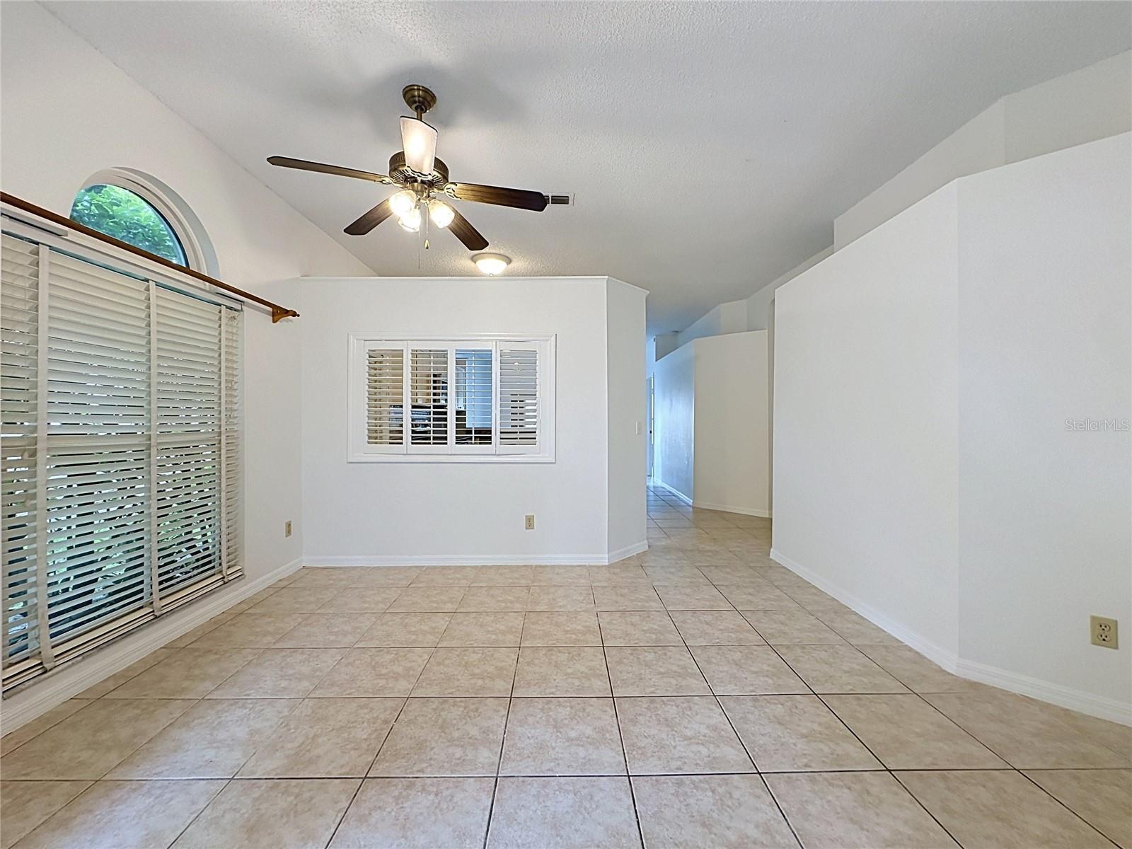 1047 Kelly Creek Cir Property Photo 6