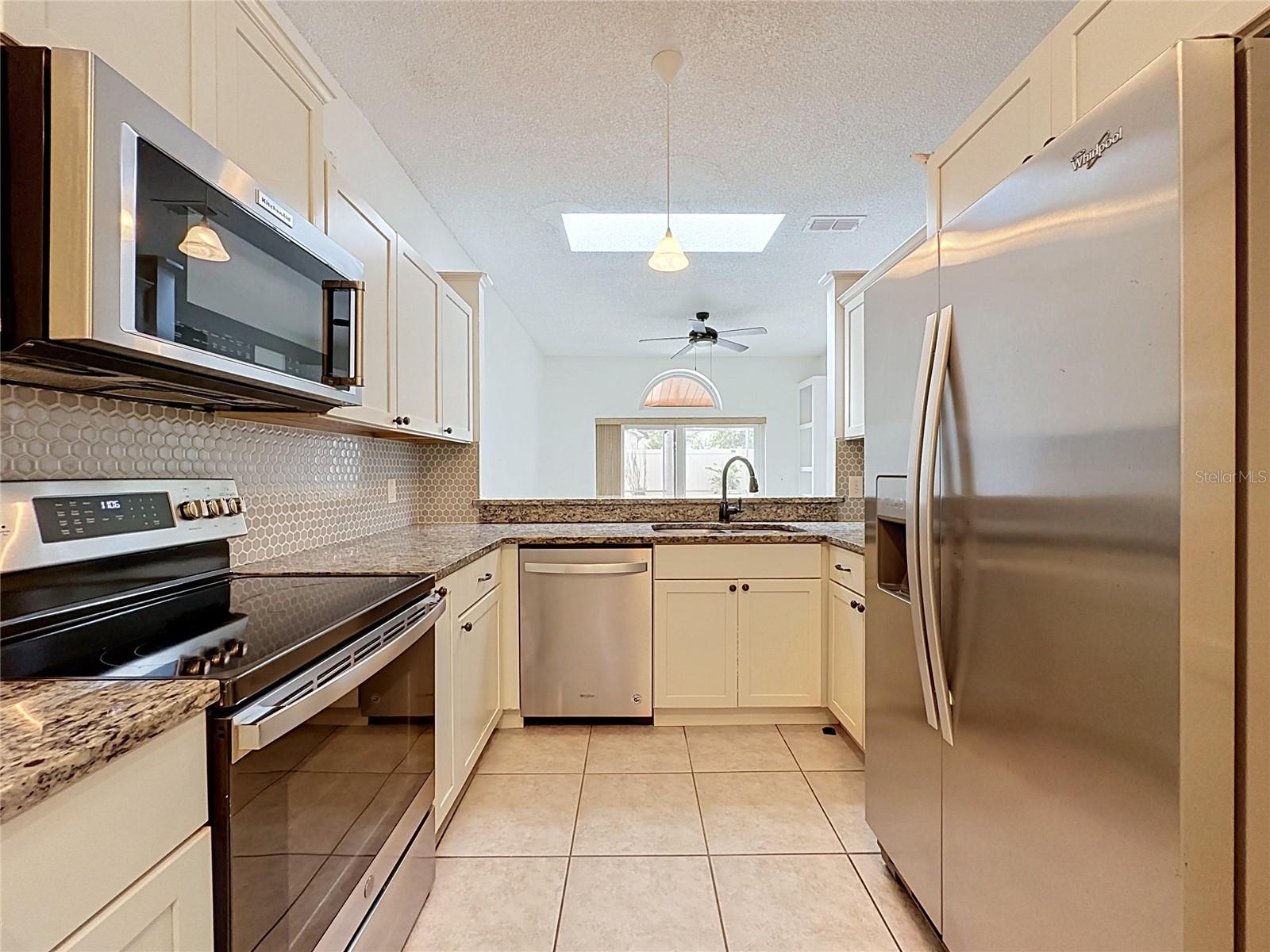 1047 Kelly Creek Cir Property Photo 11