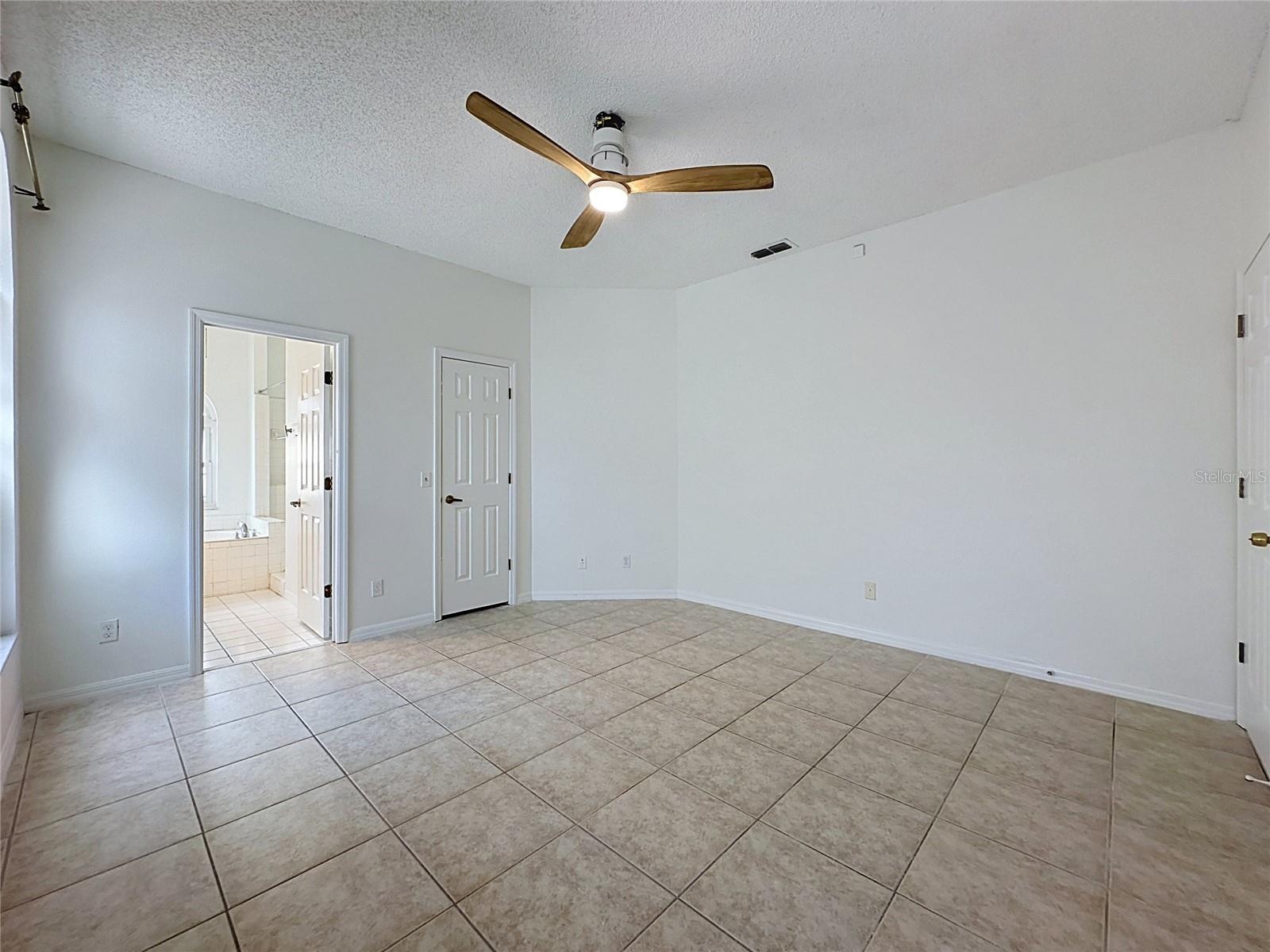 1047 Kelly Creek Cir Property Photo 22