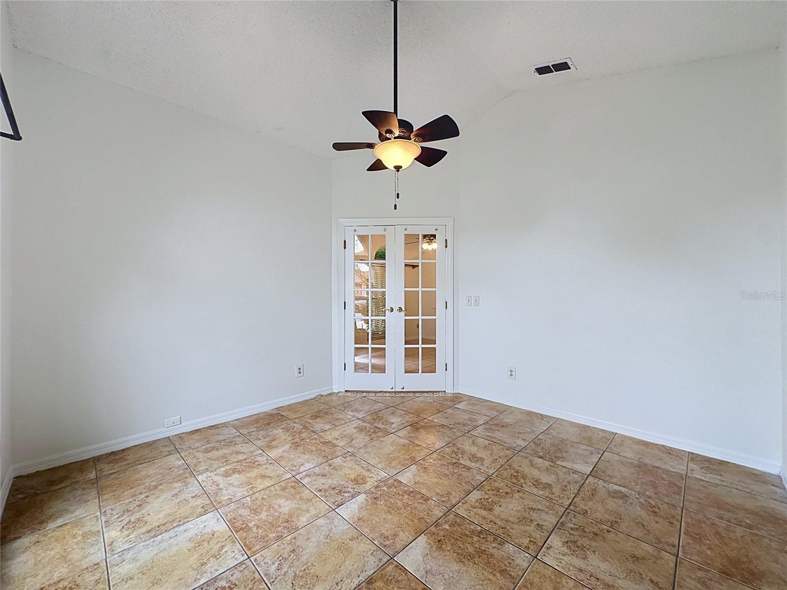 1047 Kelly Creek Cir Property Photo 32