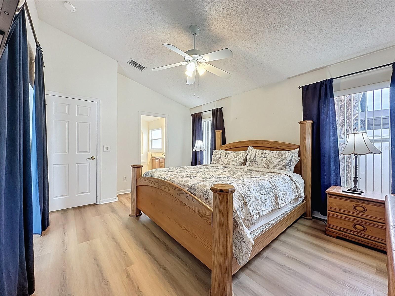 2615 Summer Creek Dr Property Photo 42