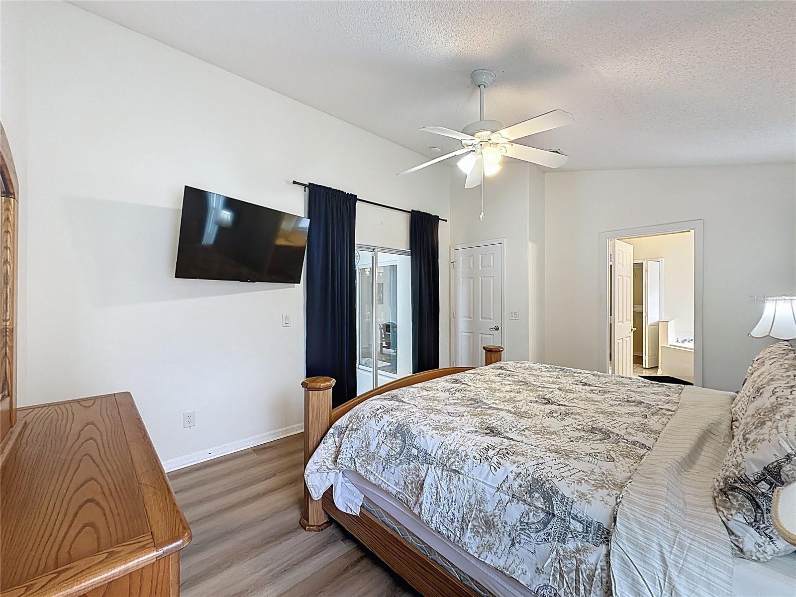 2615 Summer Creek Dr Property Photo 43