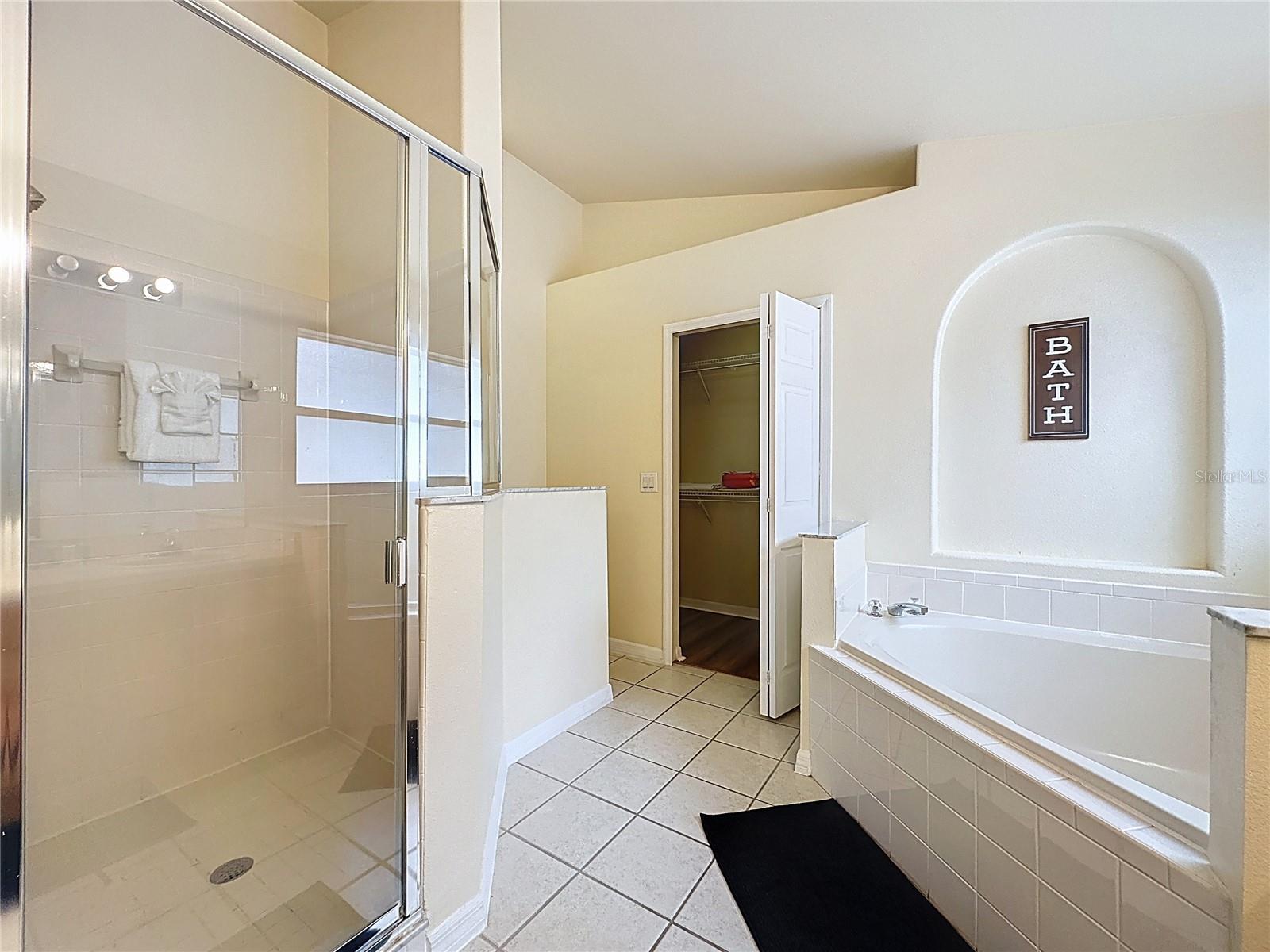2615 Summer Creek Dr Property Photo 47