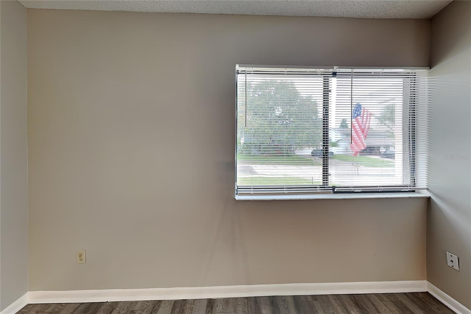 O6435275 Property Photo 4