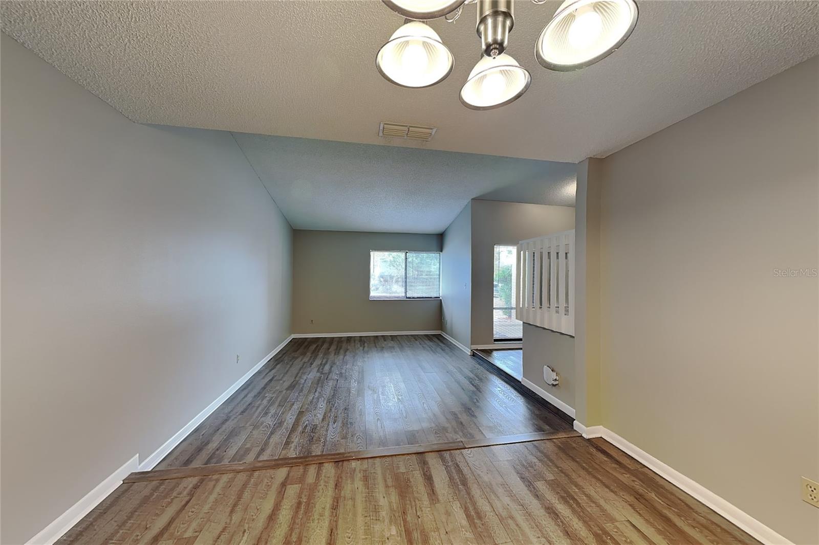 O6435275 Property Photo 15