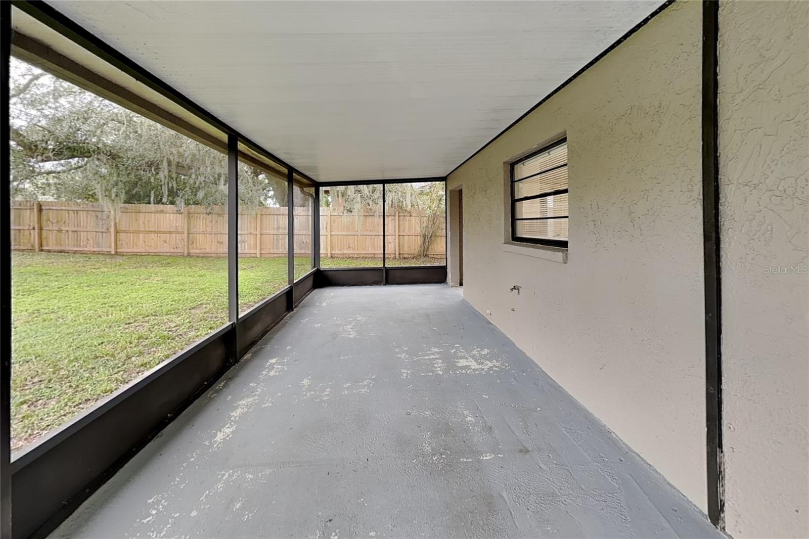 O6435275 Property Photo 16