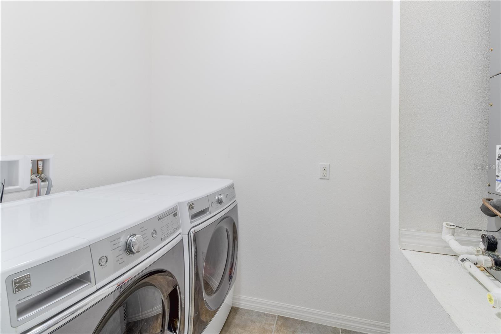 117 Colonial Pine Ln Property Photo 3