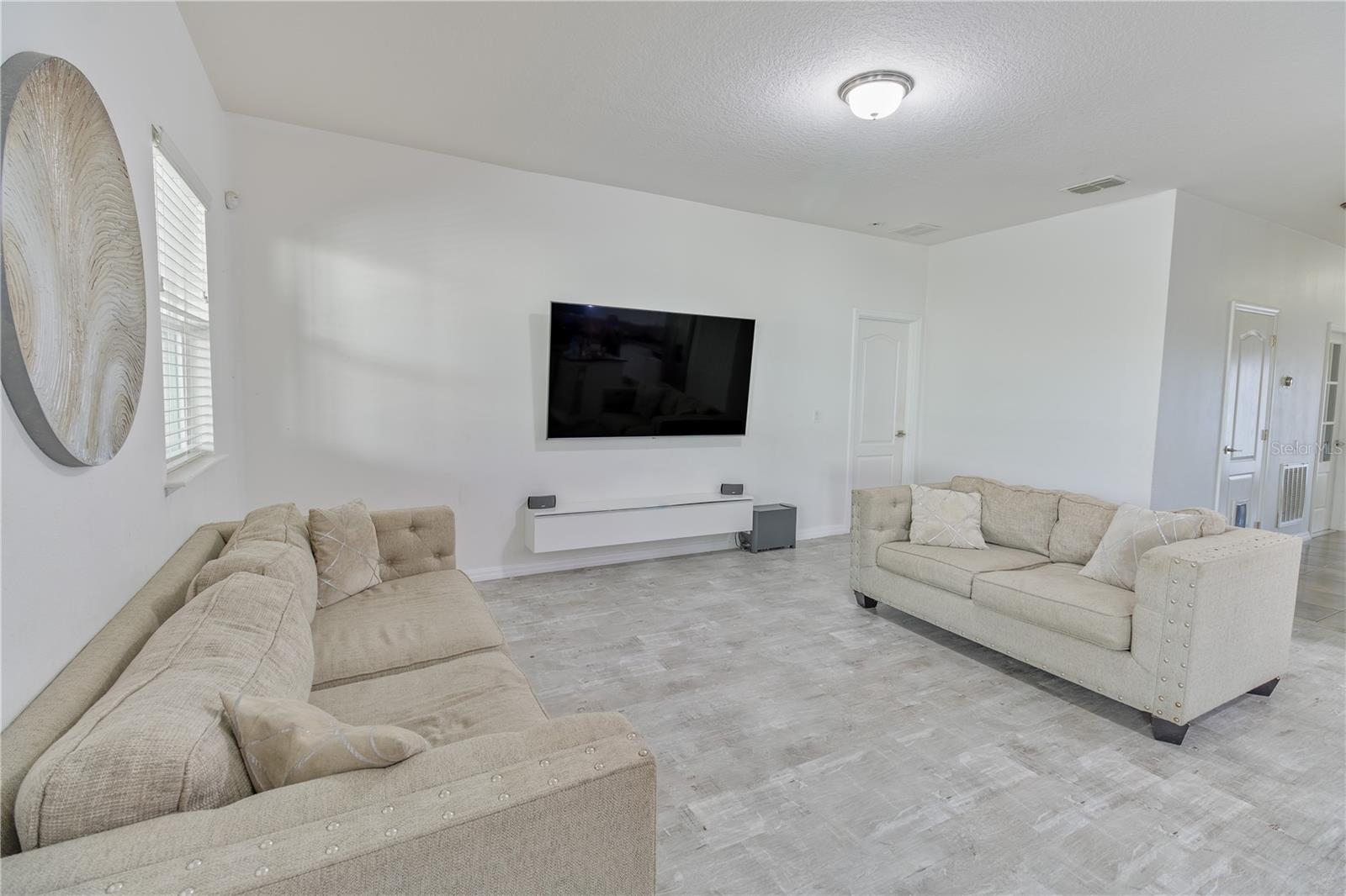 117 Colonial Pine Ln Property Photo 12