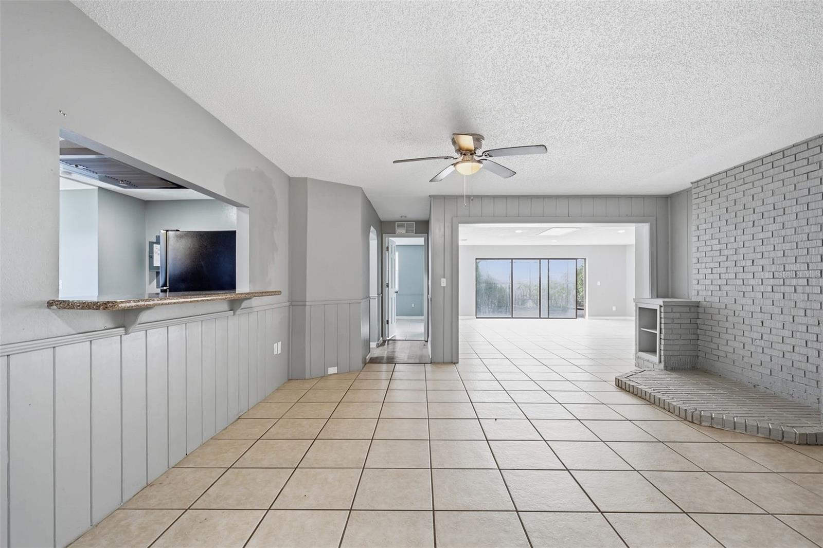 7010 Southwind Dr Property Photo 10