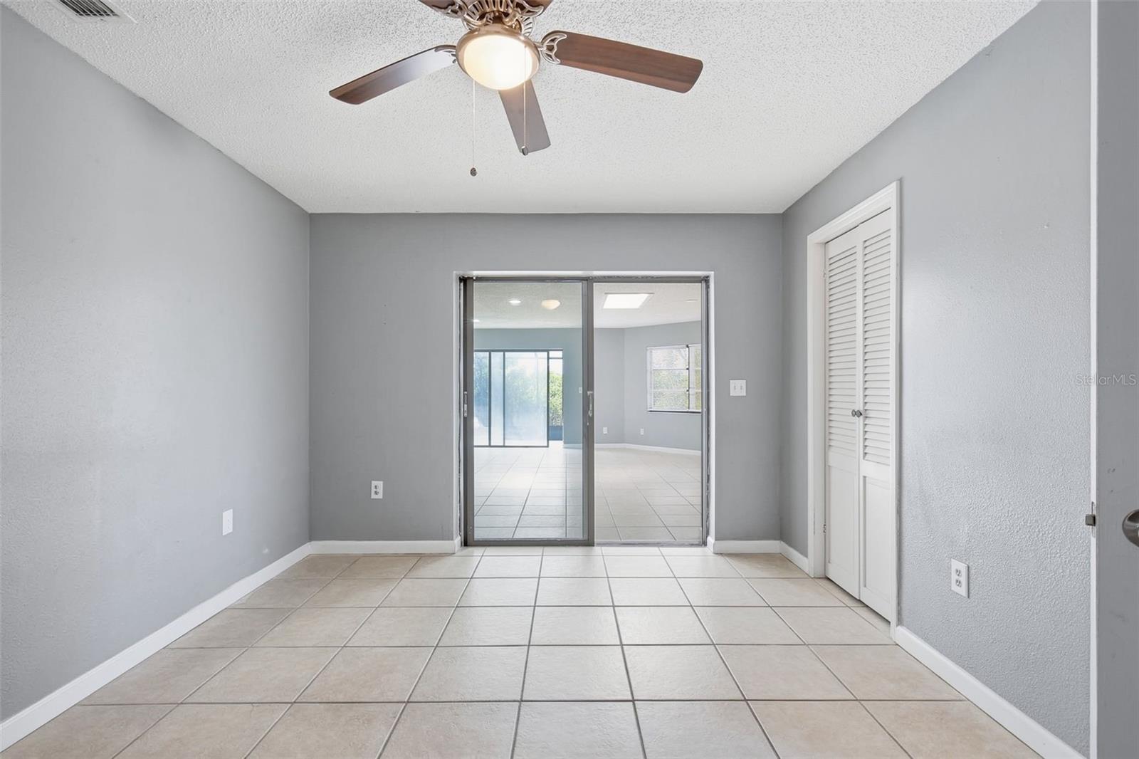 7010 Southwind Dr Property Photo 22