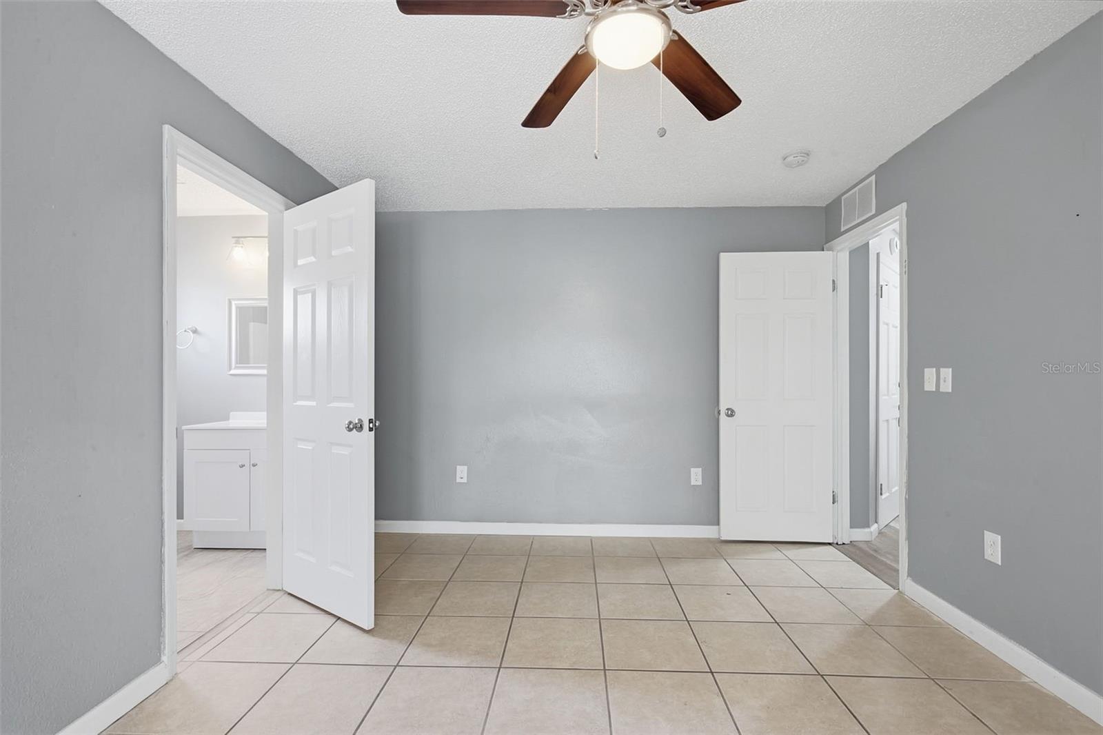 7010 Southwind Dr Property Photo 24