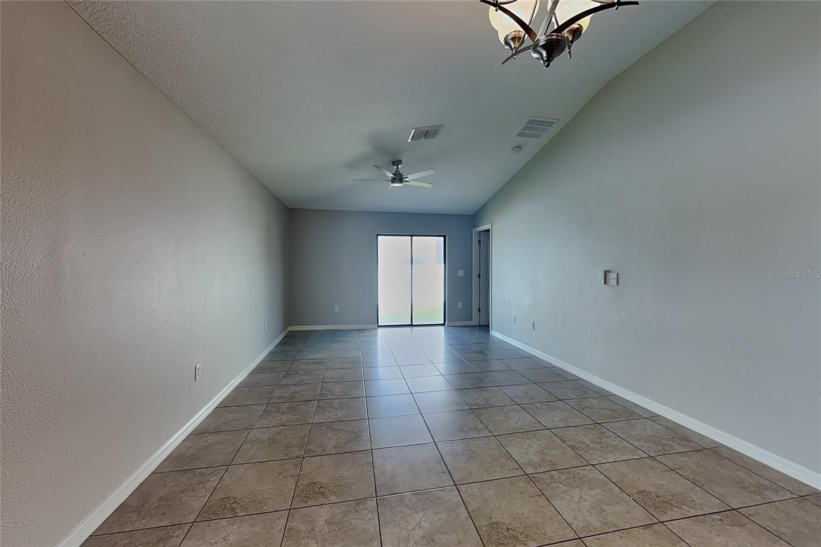 O6435286 Property Photo 2