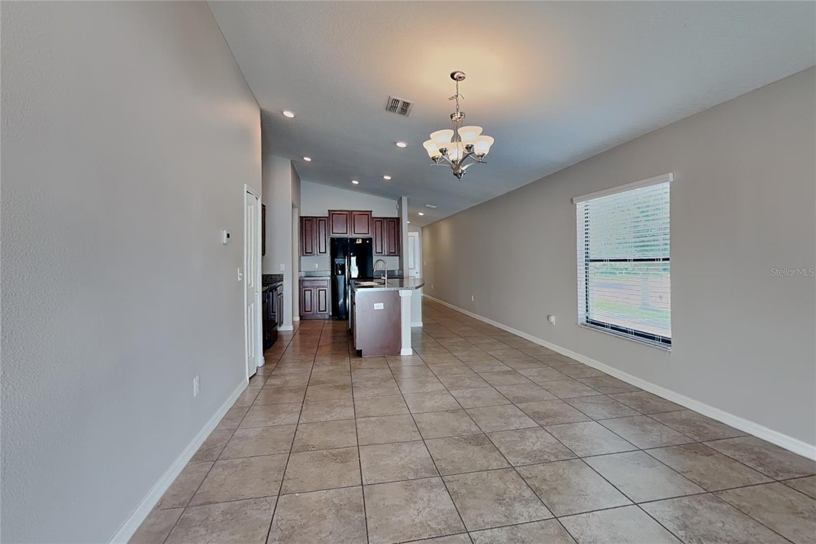 O6435286 Property Photo 3