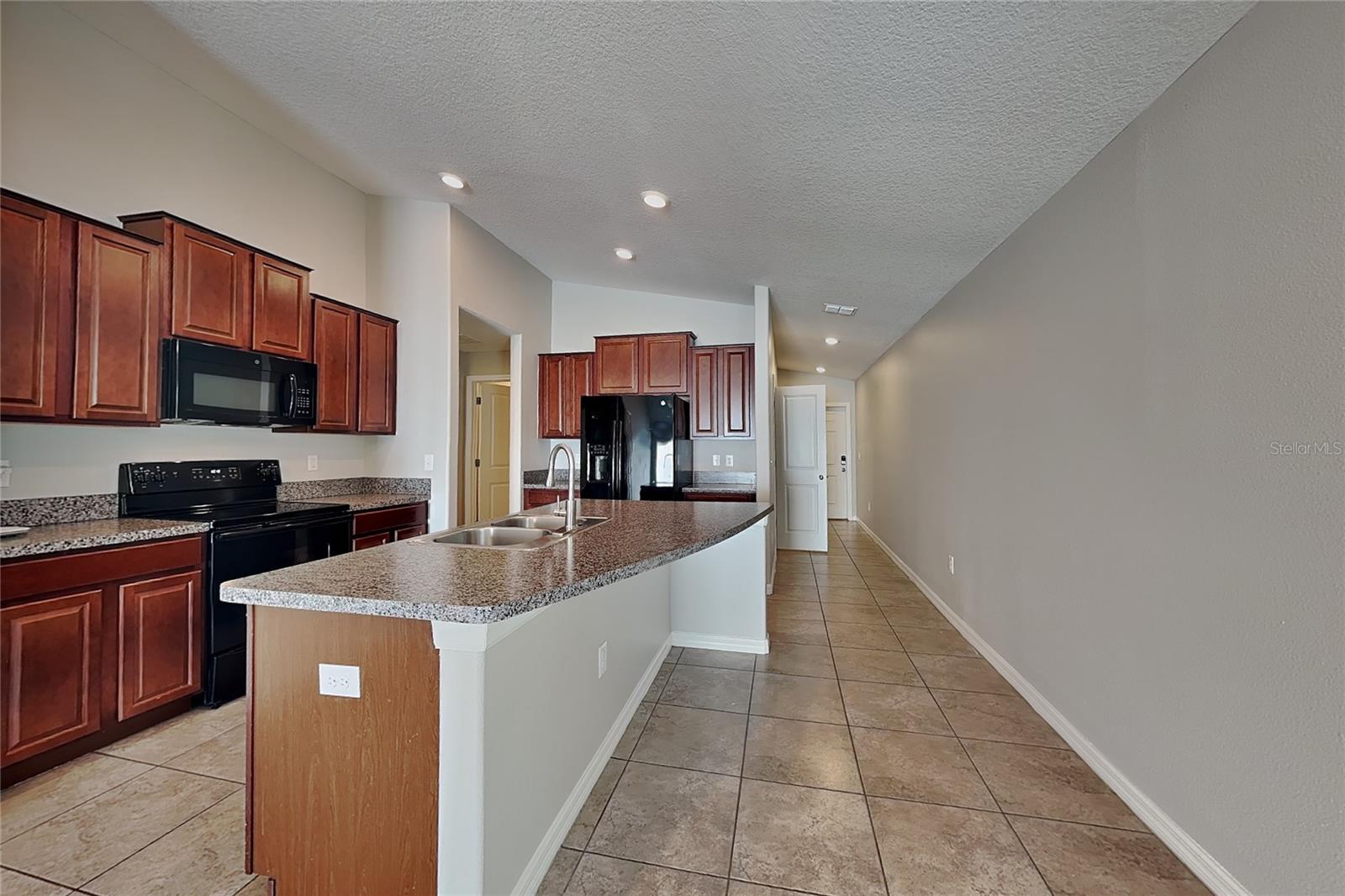 O6435286 Property Photo 4