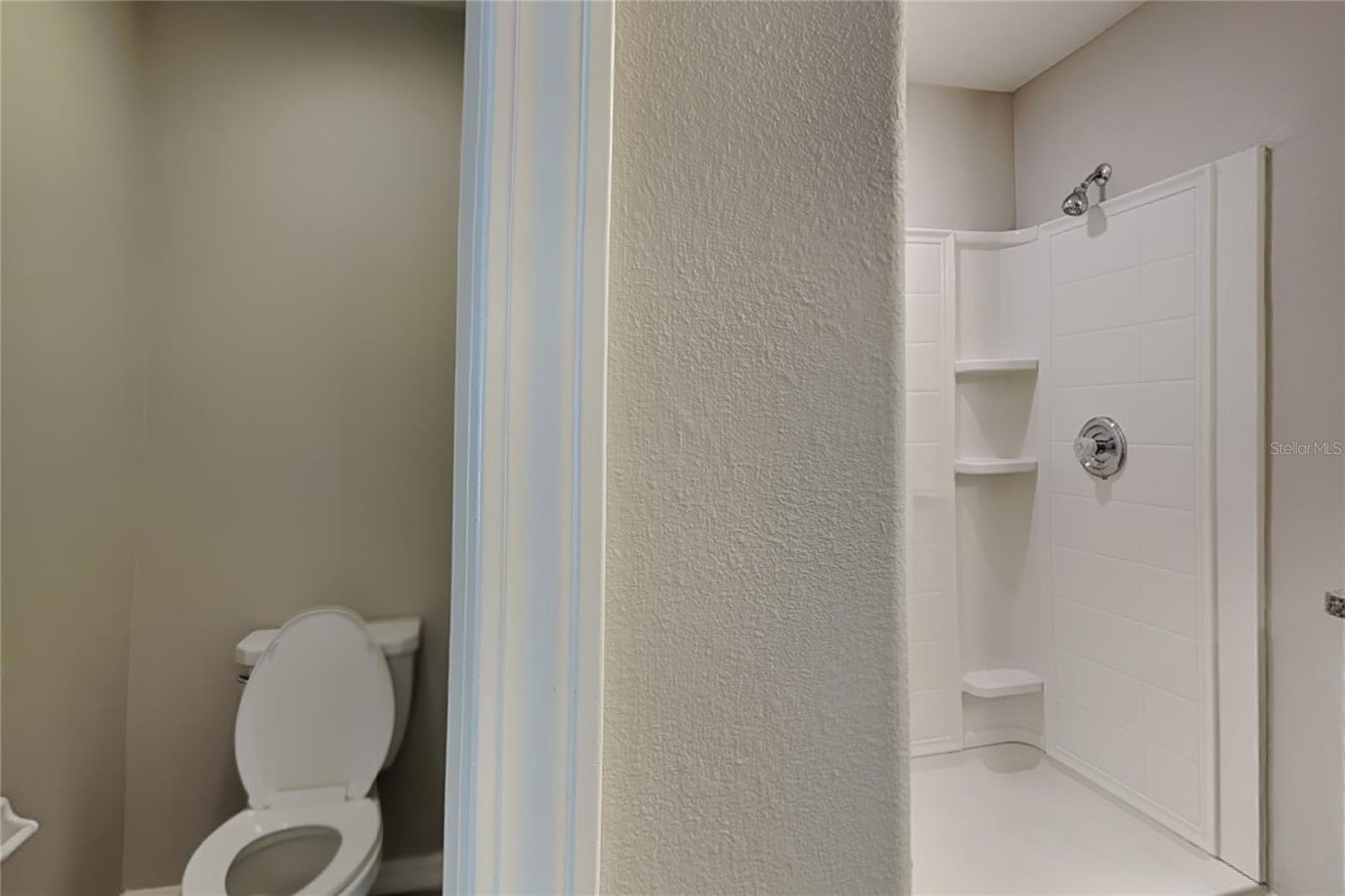 O6435286 Property Photo 9