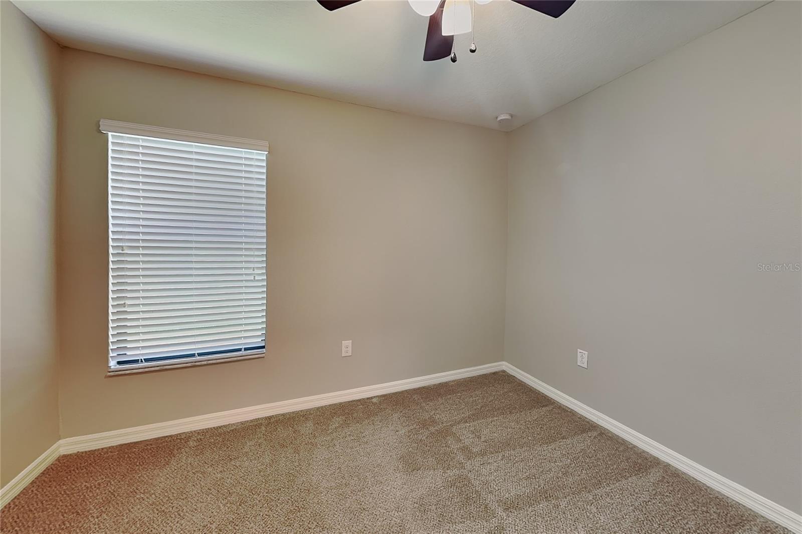O6435286 Property Photo 11