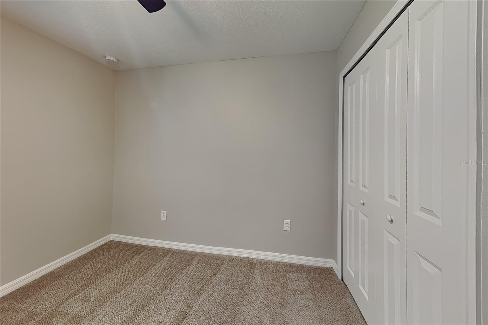 O6435286 Property Photo 12